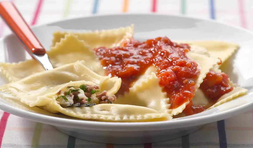 Ravioli mit Hackfleischfüllung