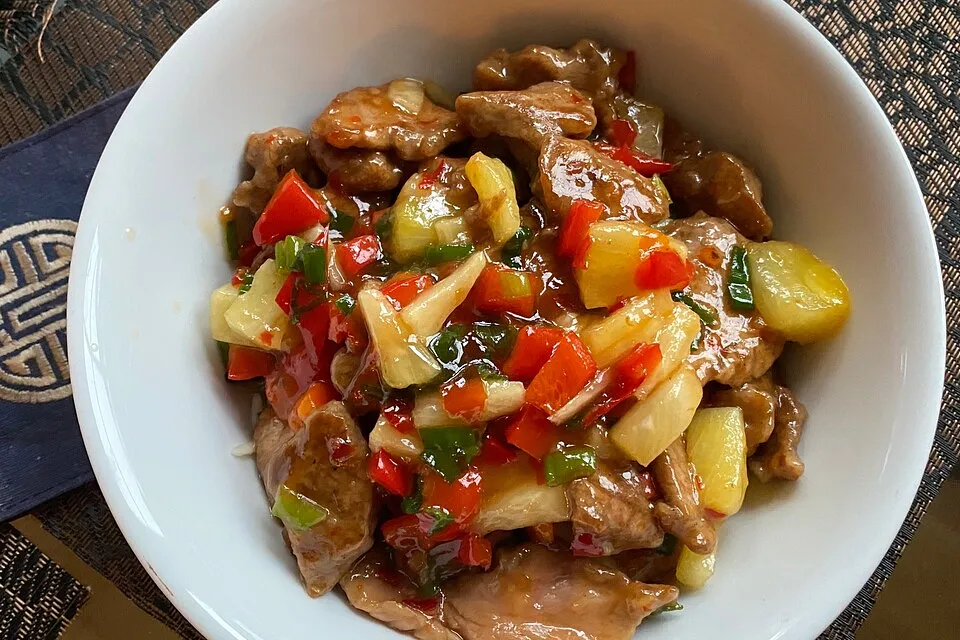 Süss-Saures-Schweinefilet mit Ananas