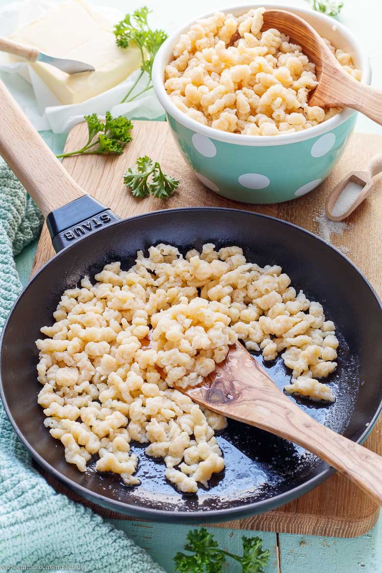 Omis selbstgemachte Spätzle nach süddeutscher Tradition