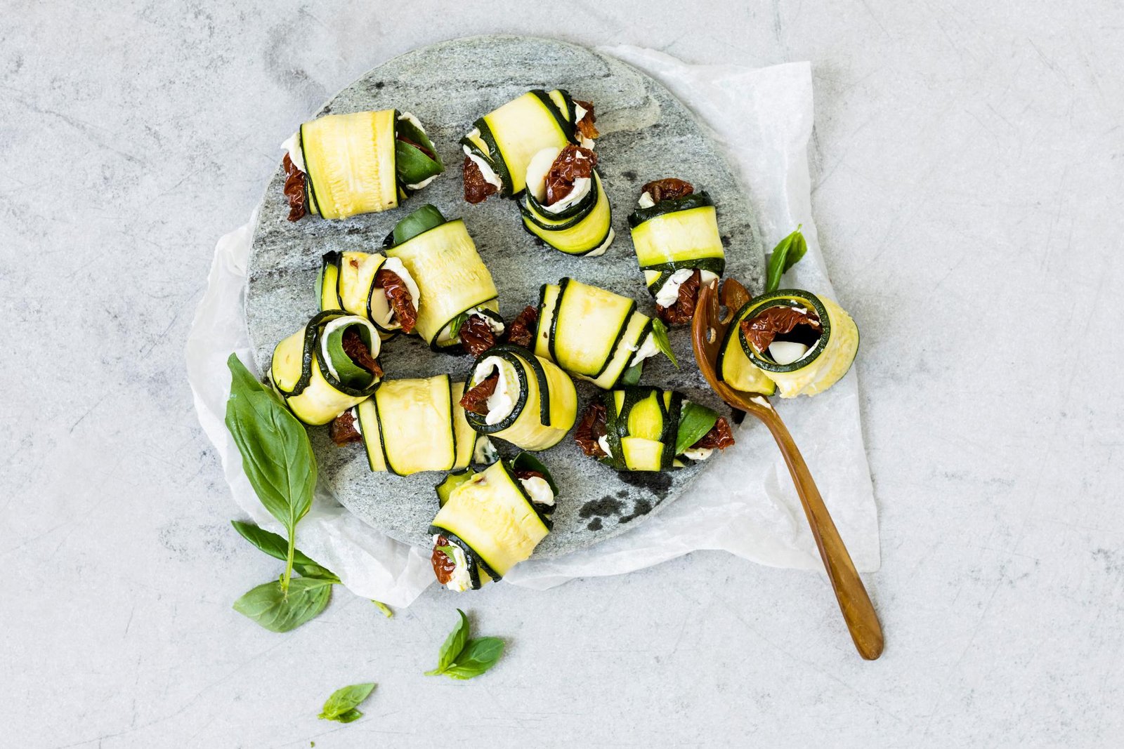 Zucchetti-Involtini mit Polenta
